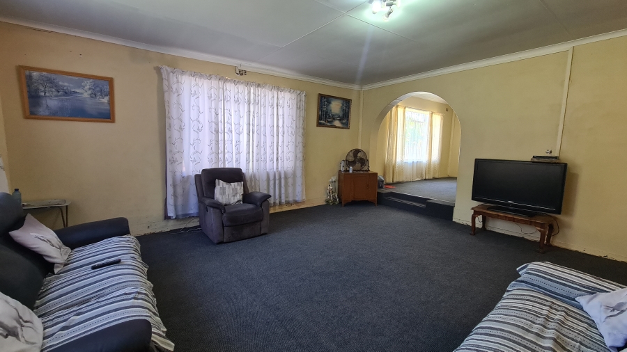 4 Bedroom Property for Sale in Naudeville Free State